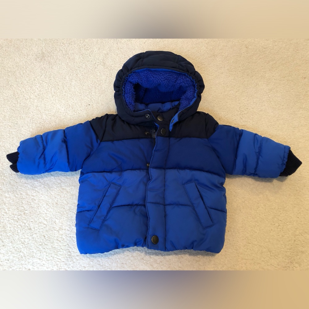 Gap blue baby puffer jacket size 6-12M